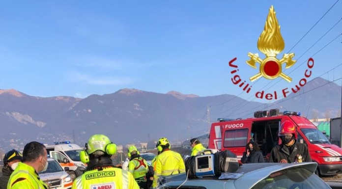 Auto contro treno, tragico incidente a Erba. Morto un uomo di 57 anni erba incidente auto treno