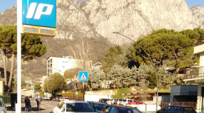 Viale Adamello. “Erano più necessari i parcheggi che la ciclabile” san giovanni viale adamello parcheggi