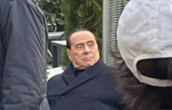 Silvio Berlusconi in centro Lecco per una domenica di relax Silvio Berlusconi