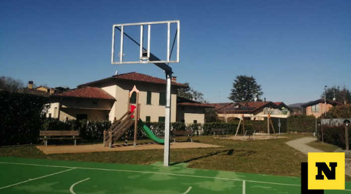 Merate: tolti i tabelloni del basket al parchetto della discordia di Cassina