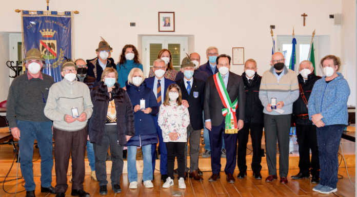 Valmadrera: il Prefetto consegna tre medaglie d’onore alla memoria