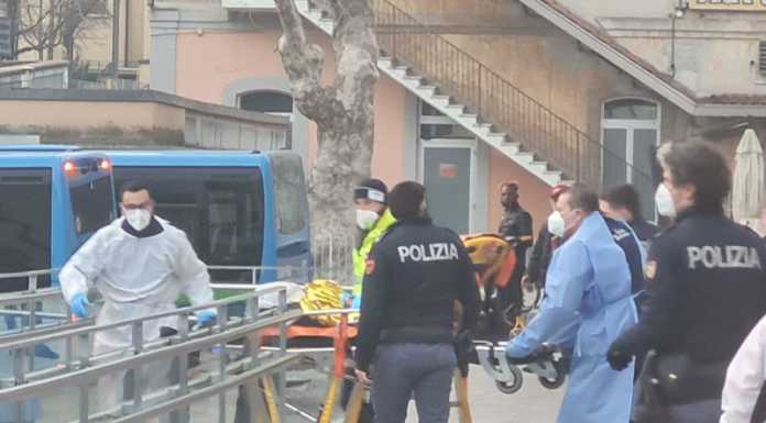 Lecco. Ancora violenza in stazione, feriti un 17enne e un agente aggressione stazione lecco