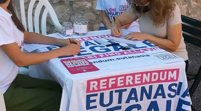 Eutanasia e Cannabis legale: migliaia di firme anche nel lecchese. Il report