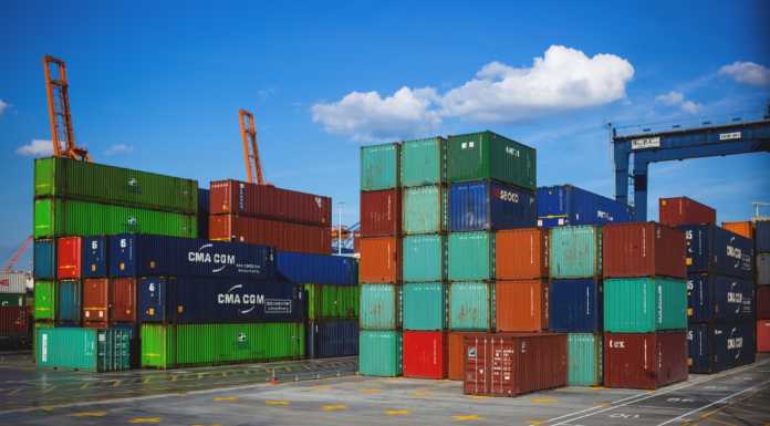 Invasione dell’Ucraina. Confartigianato: si lavori per la pace. I numeri dell’export in Russia container pixabay