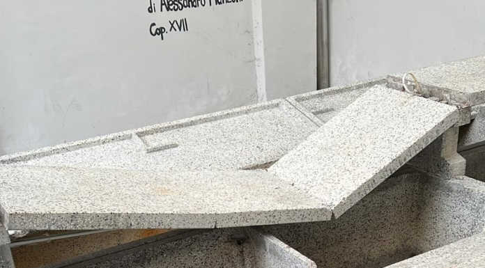 Belledo, vandalizzato il lavatoio. “E’ uno sfregio a tutto il rione”