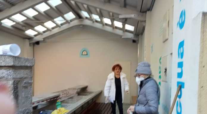 Lavatoio di Belledo: dopo il danno, l’intervento dei volontari