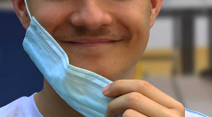 Covid. Da oggi niente più obbligo di mascherine all’aperto