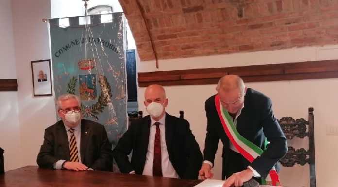 Introbio firma per l’ospedale di Comunità: “Una svolta per la Valsassina”