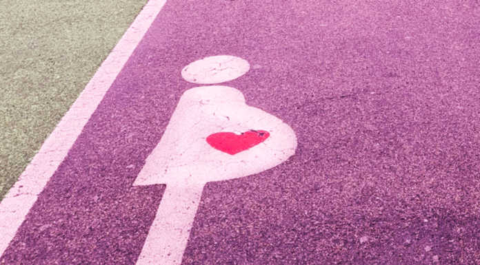 Parcheggi rosa a Lecco: “Gesto di attenzione verso le giovani famiglie”