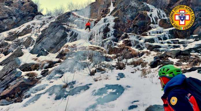 Soccorso Alpino. Esercitazione su ghiaccio in Val Fraina per la stazione Valsassina