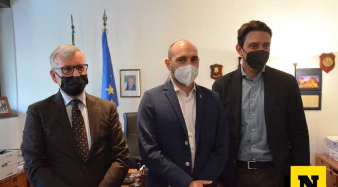 Olimpiadi 2026 e infrastrutture. Il Vice Ministro Morelli a Lecco: “265 milioni per il territorio” Il Prefetto Castrese De Rosa, il Vice Ministro Alessandro Morelli e l’amministratore delegato della società Infrastrutture Milano Cortina 2020-2026, Luigi Valerio Sant’Andrea