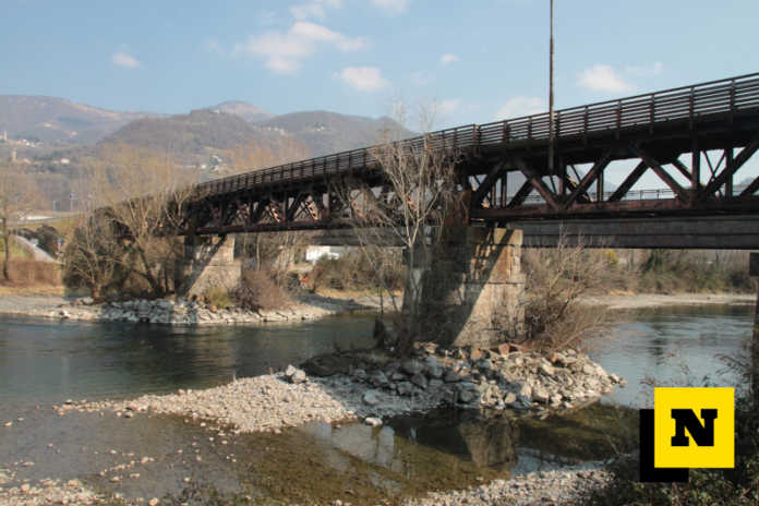 Adda_secca_7_03_22_Olginate_calolzio_ponte_ciclopedonale Secca Fiume Adda - Olginate - Calolzio
