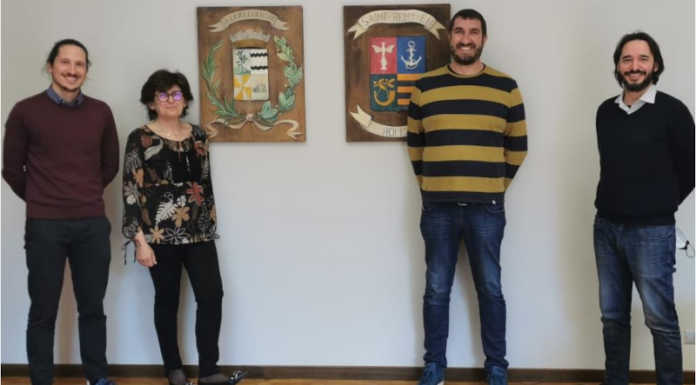 A Valgreghentino riparte il progetto “Solidarietà in movimento” Giovedì 24 marzo la presentazione del Progetto “Solidarietà in Movimento”. Da sinistra il sindaco Matteo Colombo e il vice sindaco Rosa Rita Milani, l’incaricato di Astra Luca Taverna e il responsabile di Astra Luca Fabbri