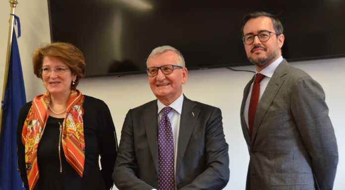 Il saluto del Prefetto alla città: “Lascio una Lecco capace di affrontare le sfide del futuro” Il Vice Prefetto Maria Laura Motolese, il Prefetto Castrese De Rosa e il Vice Prefetto Mariano Scapolatello