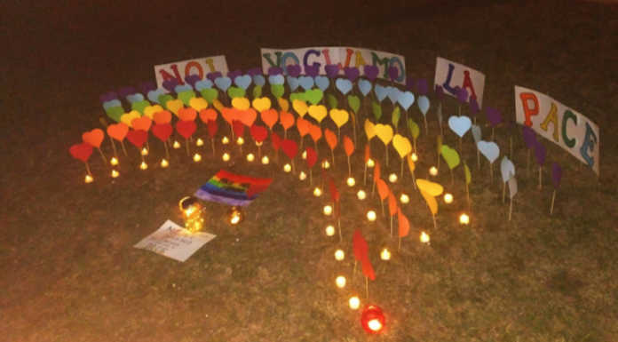 La Valletta dice no alla guerra con lumini accesi e cuoricini a formare l’arcobaleno della pace