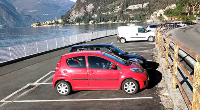 Varenna: torna il tesserino per la sosta dei residenti, aumentano i parcheggi riservati