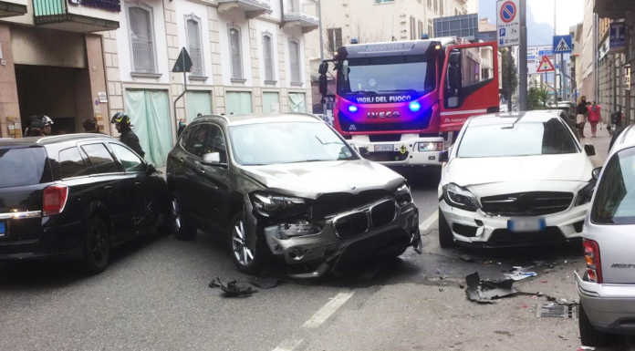 Lecco. Schianto in corso Martiri, più veicoli coinvolti