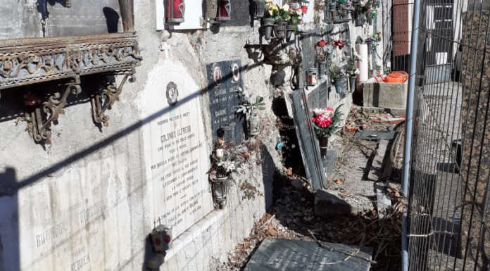 Cimitero di Laorca: cadono ancora lapidi. Urge un intervento lapidi cimitero di laorca