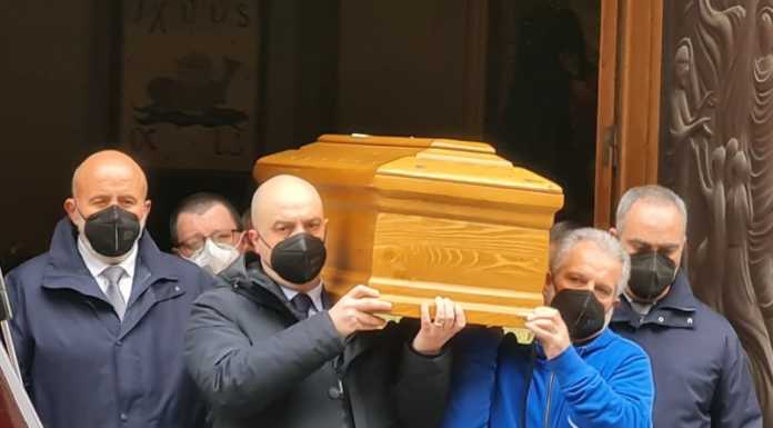 Valgreghentino. Commosso saluto a Ivana Bassani: “Sarai sempre il nostro pilastro”