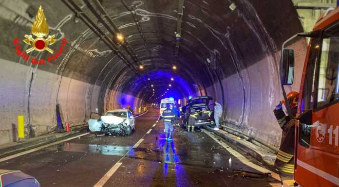 Dervio, schianto in serata sulla SS36: quattro persone soccorse