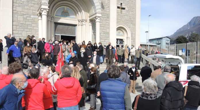 L’addio a Giorgio Redaelli, ‘Re del Civetta’: “Ora sei sulla vetta più alta” giorgio redaelli re del civetta funerali mandello