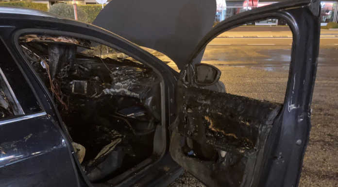 Olginate. Incendio nella notte, un’auto distrutta dalle fiamme