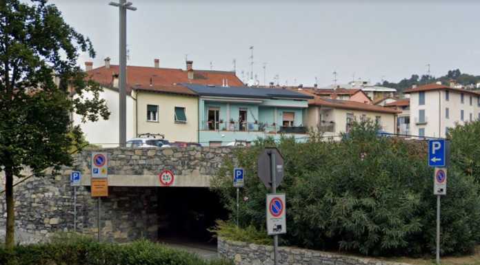 Mandello e parcheggi, centrosinistra: “Il problema lo risolve il privato”