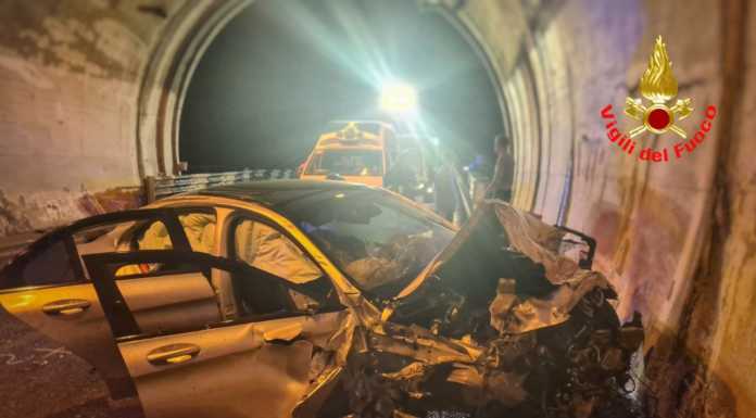 Auto perde il controllo, brutto incidente sulla SS36 in direzione sud