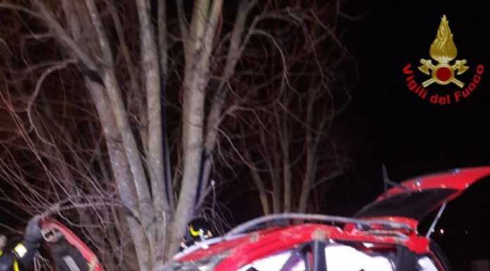 Sirone. Incidente tra due auto in via Verdi, tre persone ferite sirone incidente via verdi