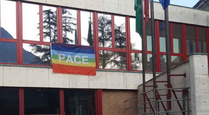 Valmadrera condanna della guerra ed è solidale con l’Ucraina valmadrera bandiera pace comune