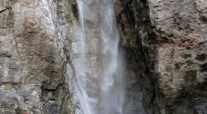 Pro Loco Abbadia Lariana. Alla scoperta della cascata Cenghen Cascata Cenghen Abbadia