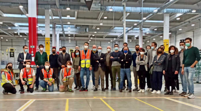 Api Lecco Sondrio. Il Gruppo Giovani in visita al deposito di smistamento Amazon