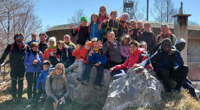 Cai Ballabio. Il gruppo di Alpinismo Giovanile in vetta al Monte Tesoro