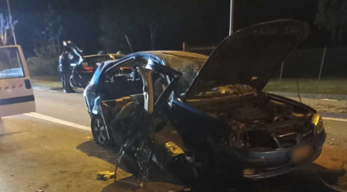 Brutto incidente sulla provinciale a Casatenovo, coinvolti cinque giovani