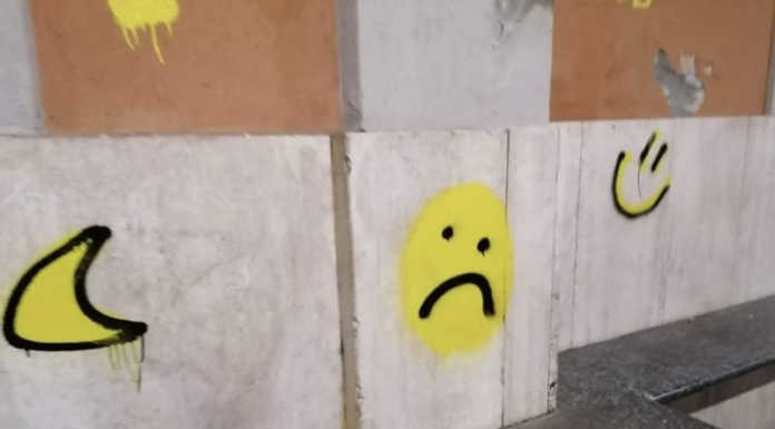 Imbrattano la stazione di Olgiate, le telecamere incastrano un gruppo di giovani