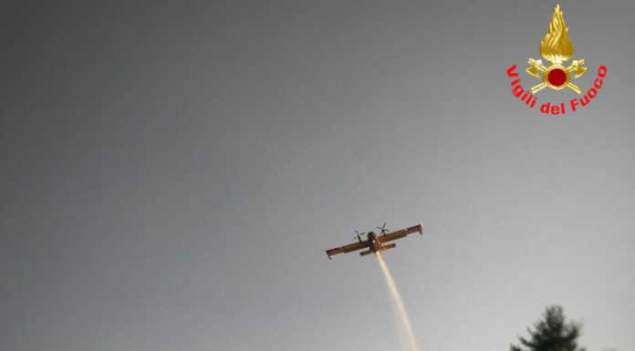 Incendio Olgiasca: grazie al canadair situazione di nuovo sotto controllo