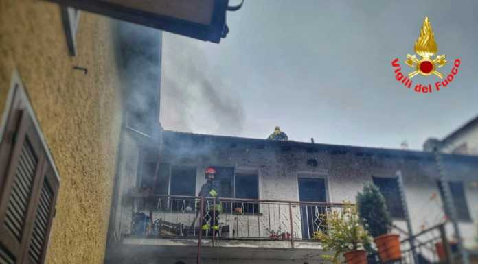 Colico, fiamme in due abitazioni: doppio intervento dei pompieri