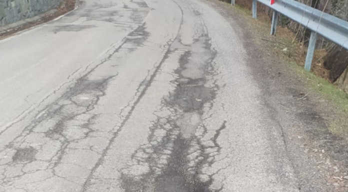 Buche pericolose sulla strada Ballabio – Piani Resinelli Buche strada Ballabio Resinelli