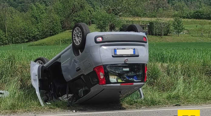 Calco. Scontro auto moto, con auto ribaltata in via Nuova Provinciale incidente calco arlate auto moto
