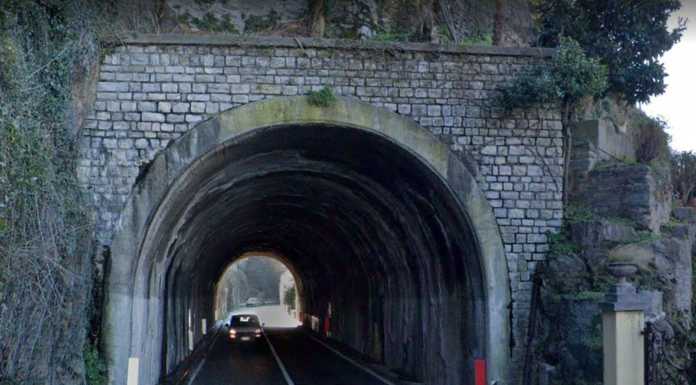 Dervio. Danni da vento, un tratto della Sp72 resta chiuso