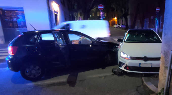 Lecco. Incidente in corso Martiri tra due auto, 5 persone ferite nello scontro incidente lecco