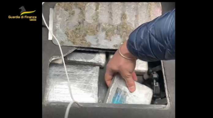 Finanzieri pedinano sospettato e sequestrano 14 kg di cocaina