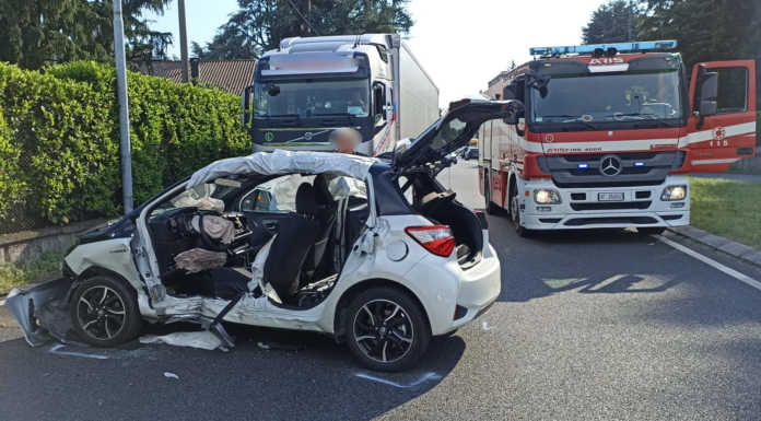 Brutto incidente a Lomagna, un’auto distrutta e un ferito grave