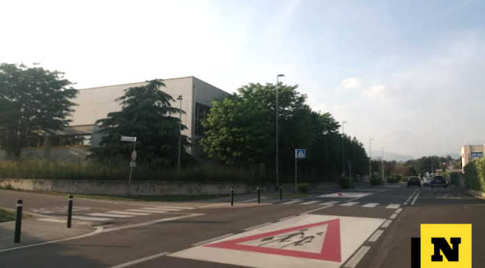 Merate. Caos fuori delle scuole, minoranza all’attacco: “Basta aspettare proposte di altri”