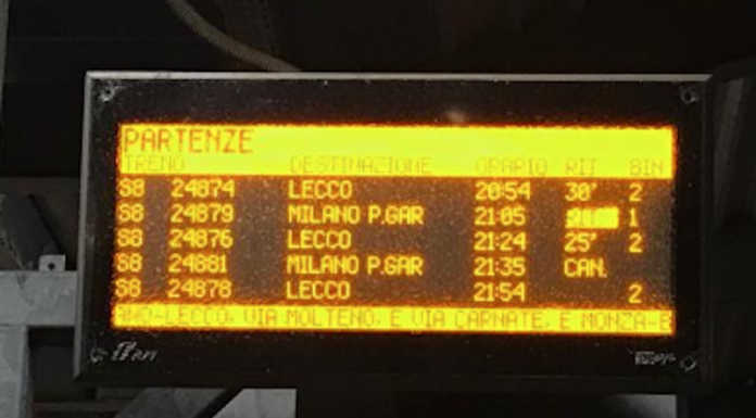 Treni, soppressioni e ritardi continui: i pendolari rilanciano la petizione