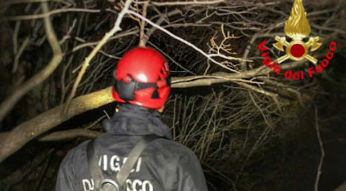 Si perdono sul sentiero durante il temporale: salvati sul Corno Rat