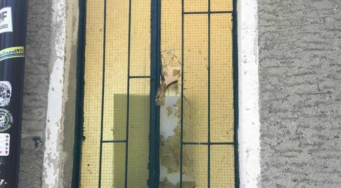 Vandali in azione alla Chiesetta di Prada. Le associazioni: “Atto vile”