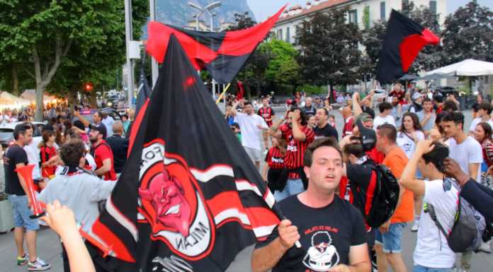 Milan, anche a Lecco esplode la ‘festa scudetto’ in piazza