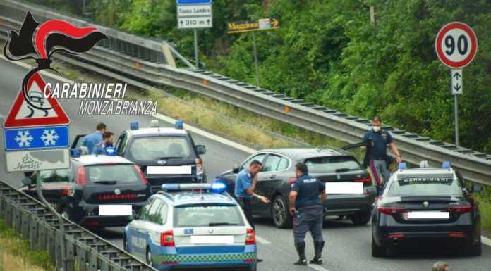 Speronano i carabinieri e scatta l’inseguimento sulla Statale 36