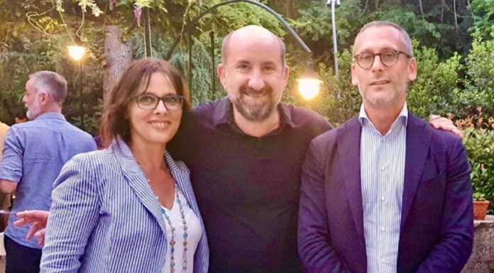 “Un film che promuove il nostro territorio”: il grazie al regista Antonio Albanese Il presidente della Provincia di Lecco Alessandra Hofmann, Antonio Albanese e il consigliere regionale Mauro Piazza